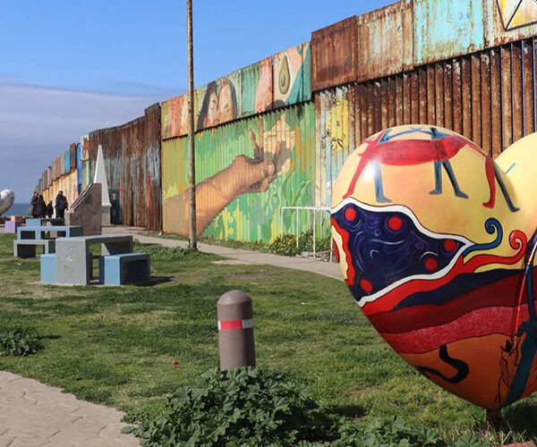 Muro fronterizo en Playas de Tijuana