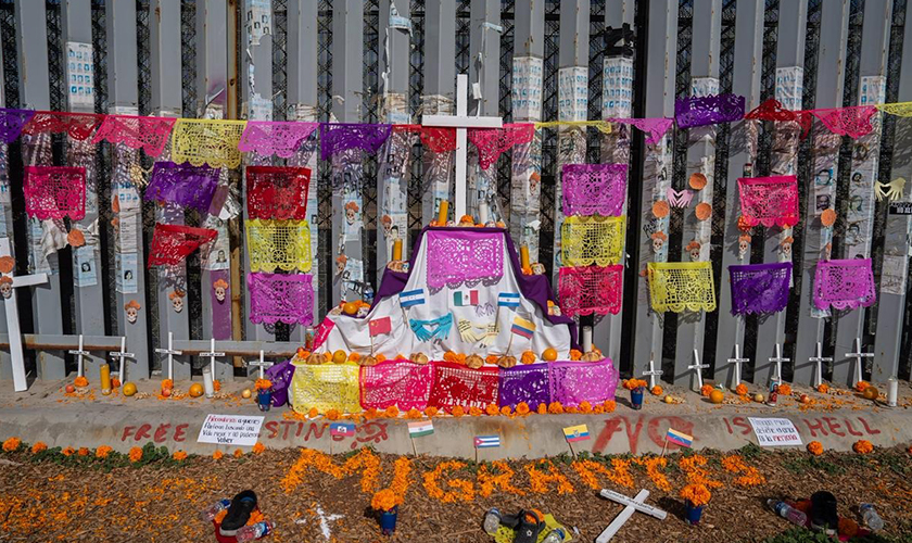 Conmemoran con Altar de Muertos a migrantes en Tijuana